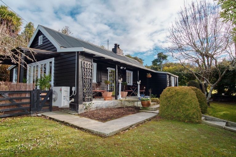Photo of property in 2 Coulter Place, Geraldine, 7930