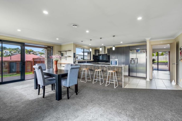 Photo of property in 6 Grandvista Drive, Green Island, Dunedin, 9018