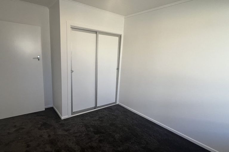 Photo of property in 35 Mcgiffert Street, Palmerston North, 4410