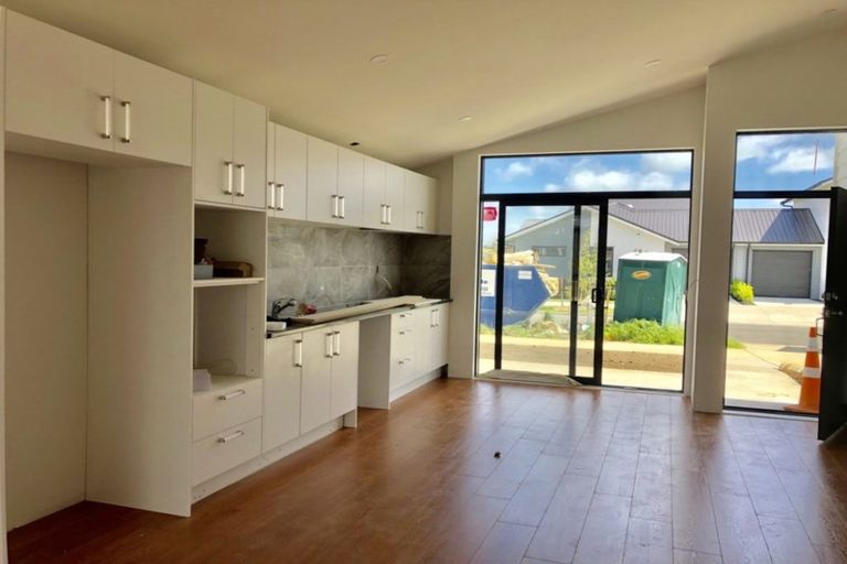 Photo of property in 13 Hoiho Road, Pukekohe, 2120