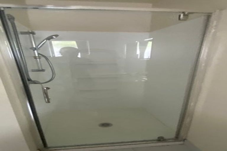 Photo of property in 79a Stanley Road, Glenfield, Auckland, 0629