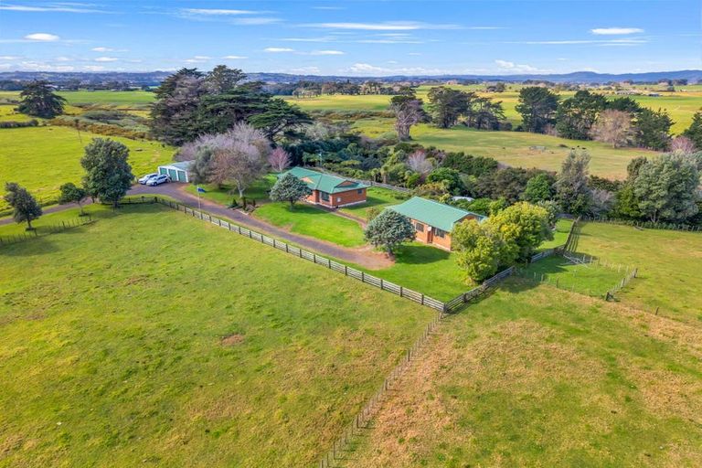Photo of property in 245 Taurangaruru Road, Karioitahi, Waiuku, 2683