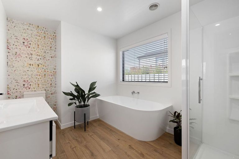 Photo of property in 49 Mount Nicholas Avenue, Wanaka, 9305