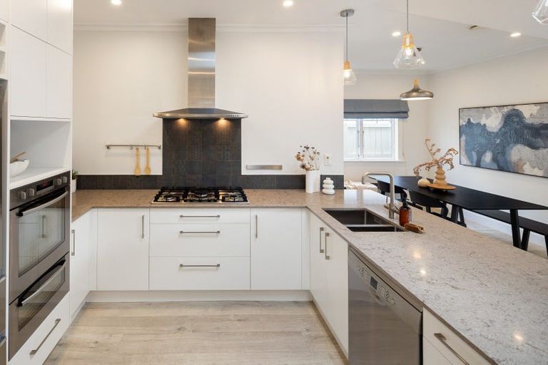 Photo of property in 74 Princes Street, Cambridge, 3434