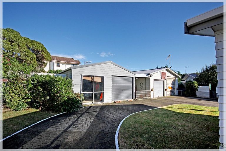 Photo of property in 11 Low Avenue, Foxton Beach, Foxton, 4815