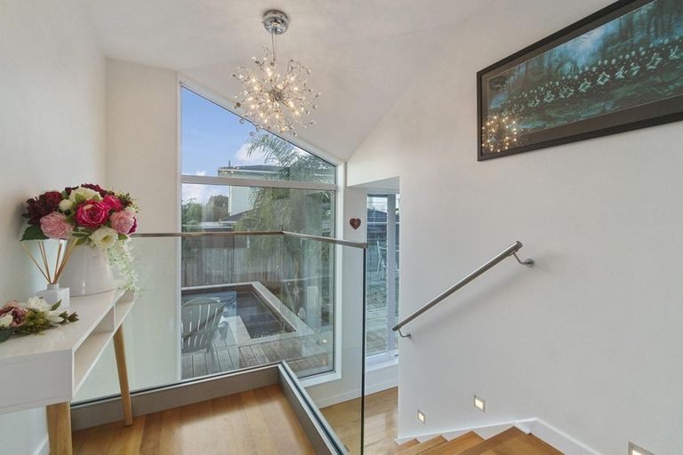 Photo of property in 444 Old Te Atatu Road, Te Atatu Peninsula, Auckland, 0610