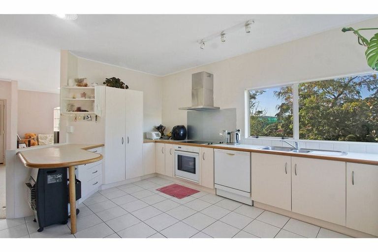 Photo of property in 4 Tern Place, Unsworth Heights, Auckland, 0632