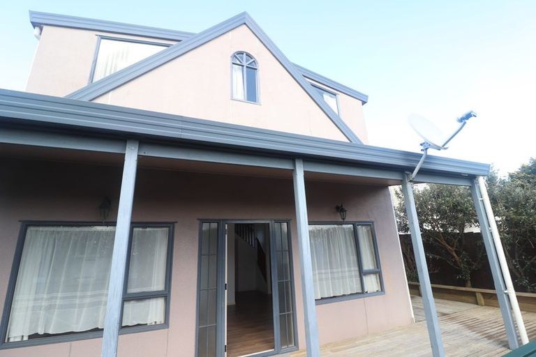 Photo of property in 1/4 Mickle Street, Te Atatu South, Auckland, 0610