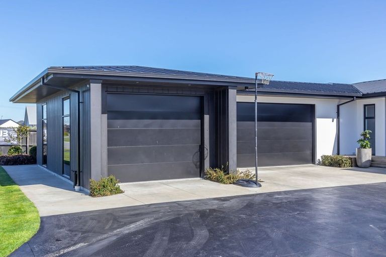 Photo of property in 25 Fairmont Rise, West Melton, 7618