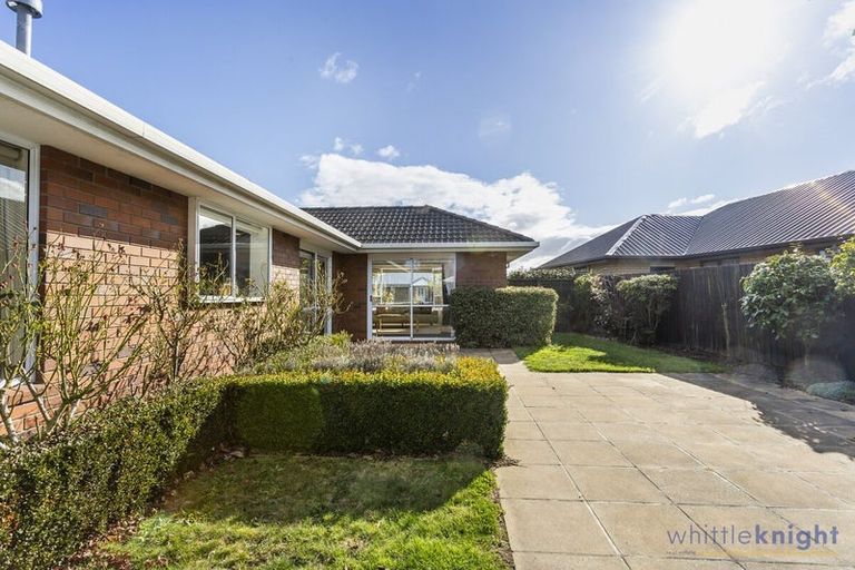 Photo of property in 8 Innisfree Place, Northwood, Christchurch, 8051