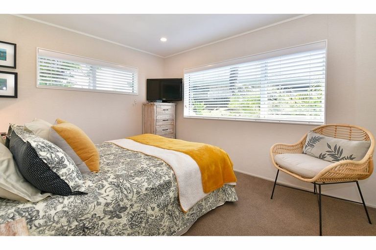 Photo of property in 2/54 Lakeside Drive, Orewa, 0931