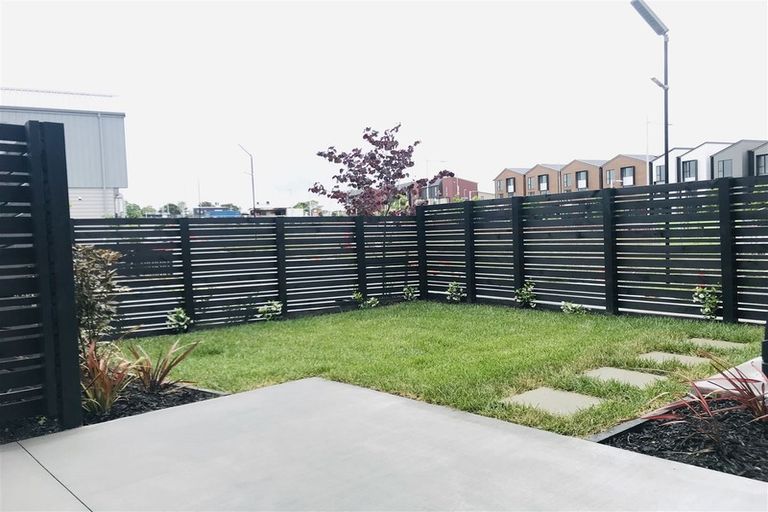 Photo of property in 35 Nugget Avenue, Hobsonville, Auckland, 0616