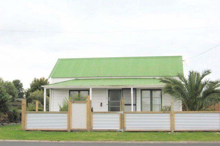 Photo of property in 3 Hannan Road, Whitianga, 3510
