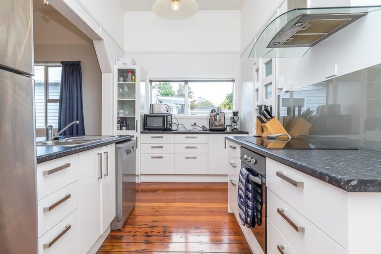 Photo of property in 60 Prospect Terrace, Pukekohe, 2120