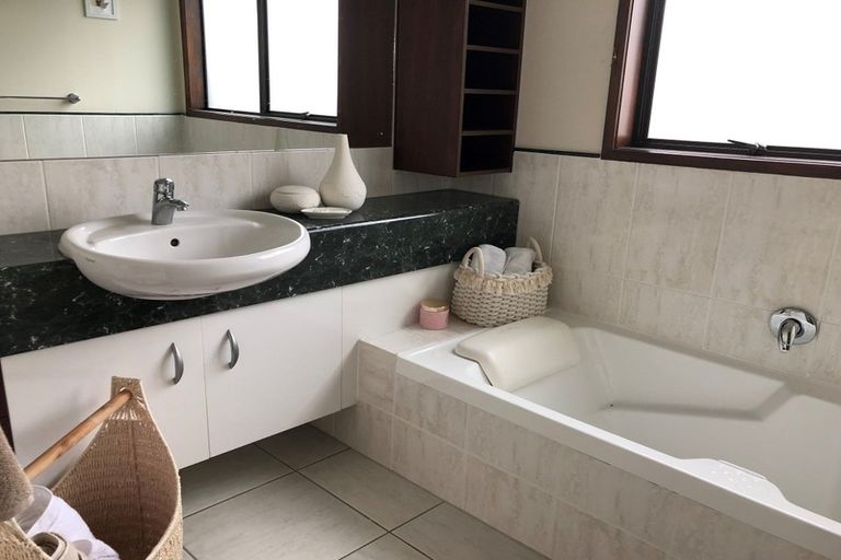 Photo of property in 7 Patros Place, Bucklands Beach, Auckland, 2012