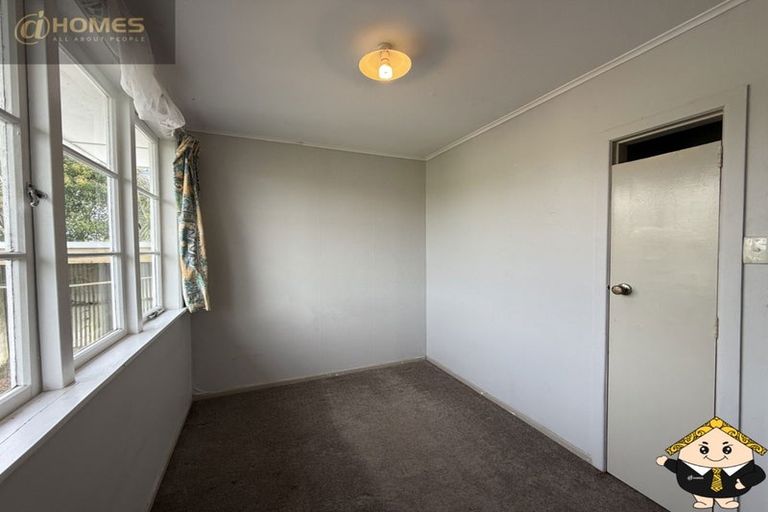 Photo of property in 17 Sheehan Road, Te Atatu South, Auckland, 0610
