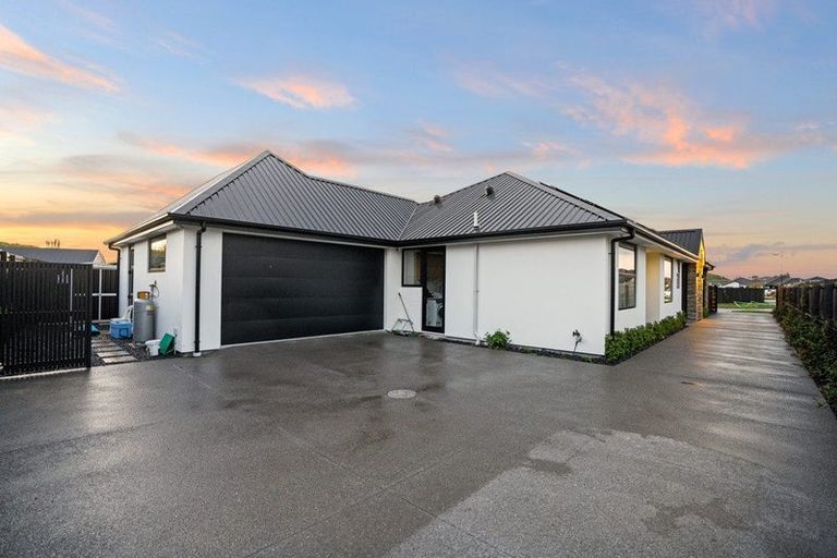 Photo of property in 34 Evelyn Crescent, Marshland, Christchurch, 8083