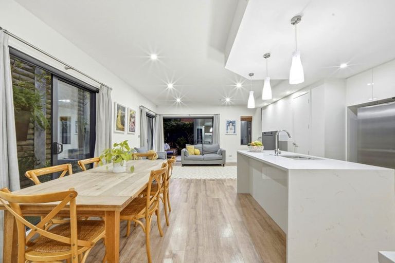 Photo of property in 2 Windlass Street, Long Bay, Auckland, 0630