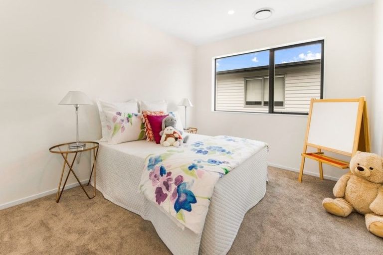 Photo of property in 15 Kearns Drive, Hobsonville, Auckland, 0616