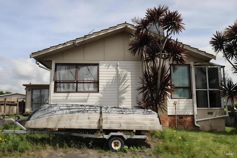 Photo of property in 2 Halswell Street, Mangere East, Auckland, 2024