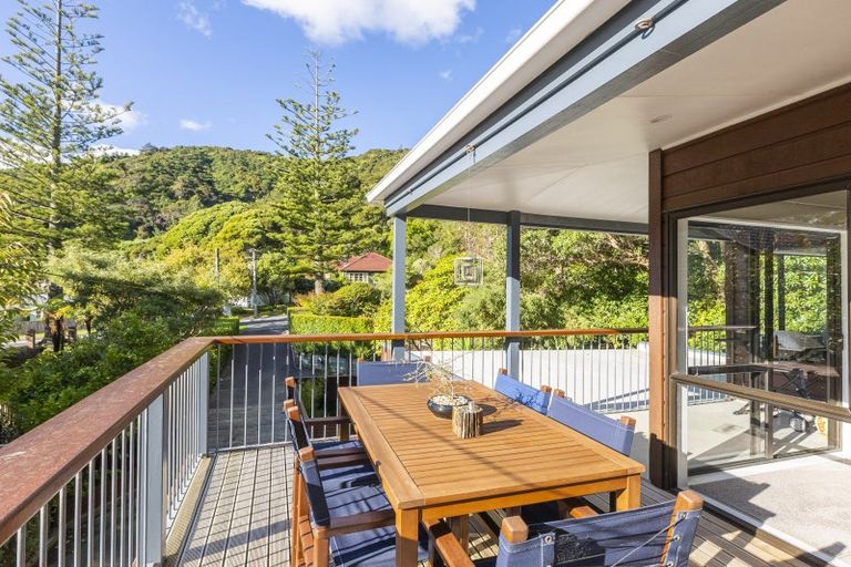 Photo of property in 93 Norton Park Grove, Waterloo, Lower Hutt, 5011
