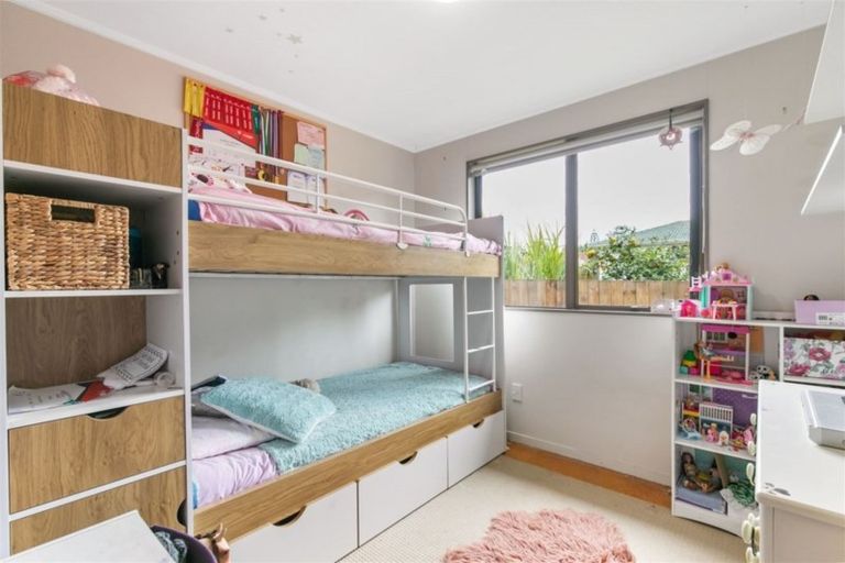 Photo of property in 9 Dalmatia Place, Henderson, Auckland, 0612