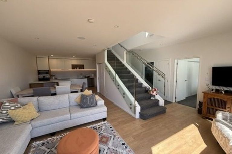 Photo of property in 905e East Coast Road, Northcross, Auckland, 0632