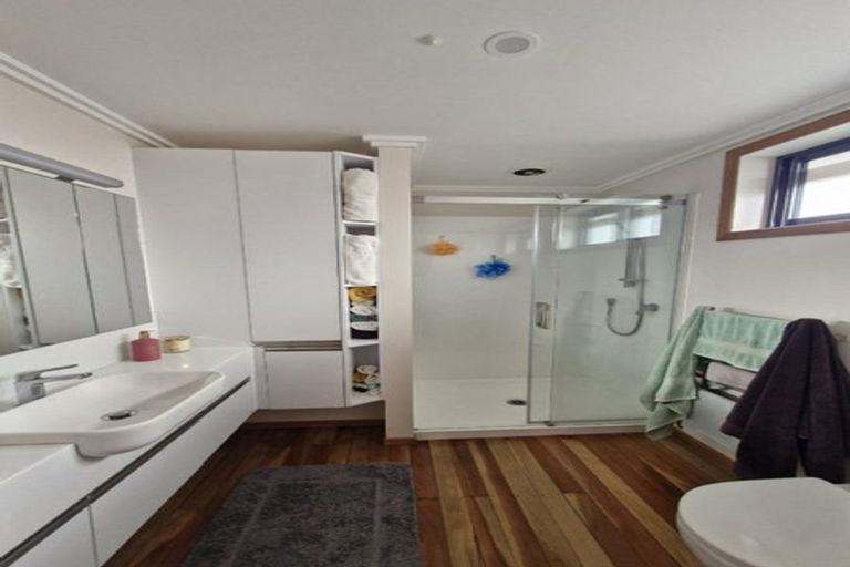 Photo of property in 24 Scott Street, Moturoa, New Plymouth, 4310