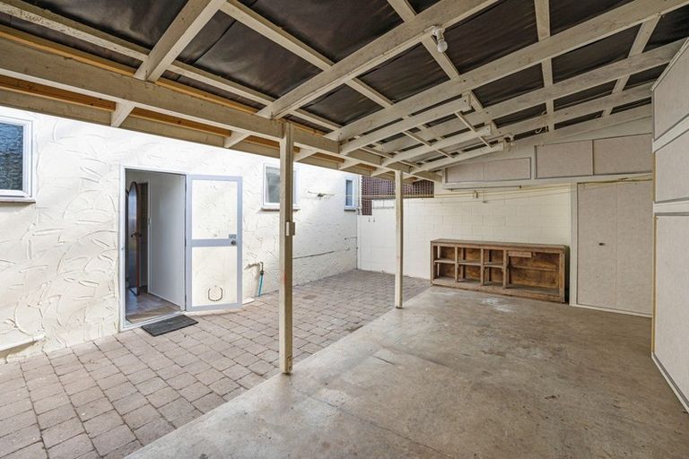 Photo of property in 2 Budleigh Street, Frankleigh Park, New Plymouth, 4310