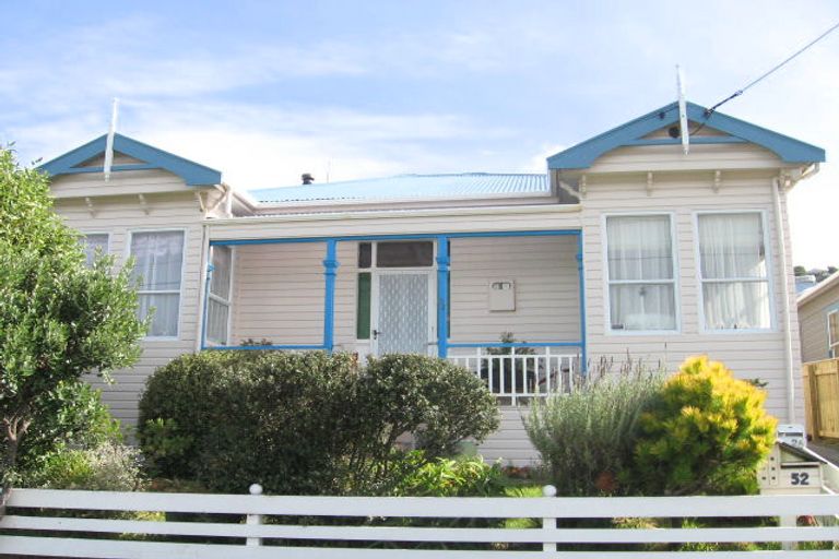 Photo of property in 52 Freyberg Street, Lyall Bay, Wellington, 6022