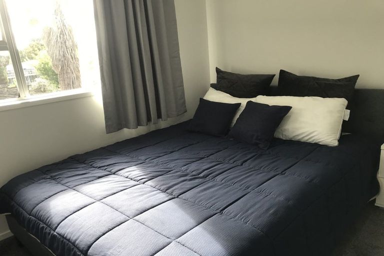 Photo of property in 40 Donovan Avenue, Massey, Auckland, 0614