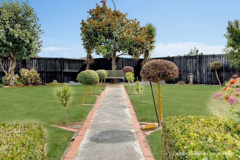 Photo of property in 15 Riverside Way, Amberley, 7410