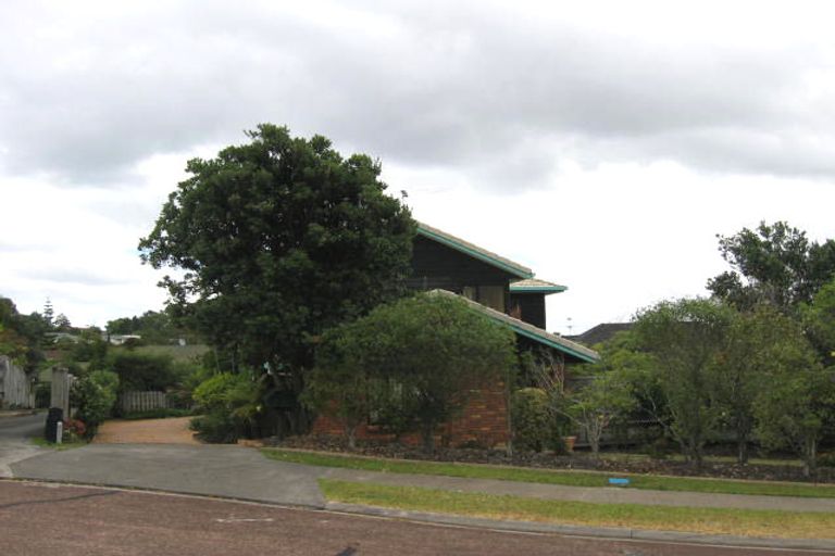 Photo of property in 3 Juliet Place, Forrest Hill, Auckland, 0620