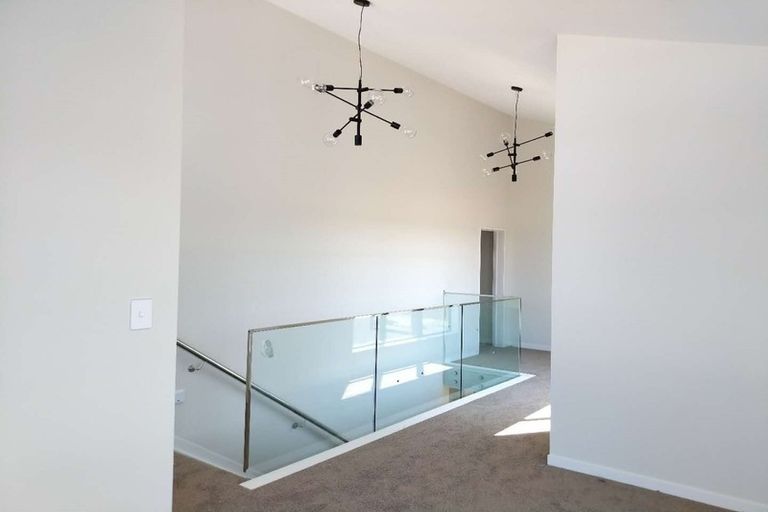 Photo of property in 10 Fjord Way, Karaka, Papakura, 2113