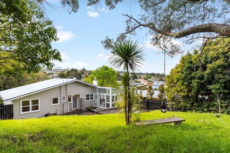 Photo of property in 6 Orion Place, Hillcrest, Auckland, 0627