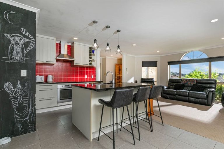 Photo of property in 33 Gala Place, Henderson, Auckland, 0612