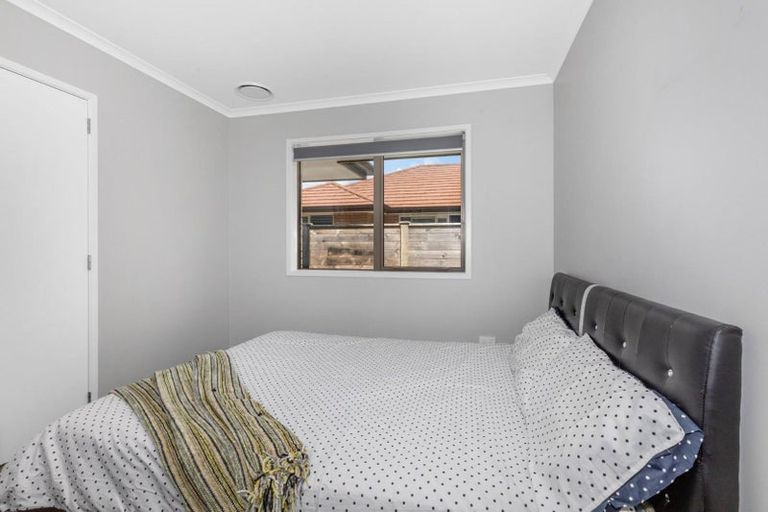 Photo of property in 2 Shearwater Lane, Whitby, Porirua, 5024