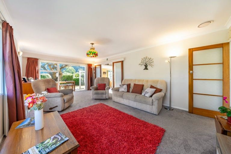 Photo of property in 7 Moehau Grove, Trentham, Upper Hutt, 5018