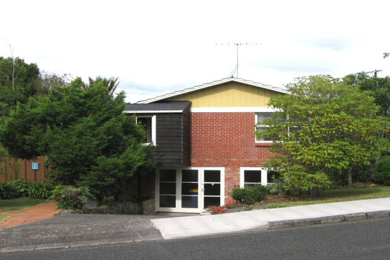 Photo of property in 1 Merchant Avenue, Te Atatu South, Auckland, 0610