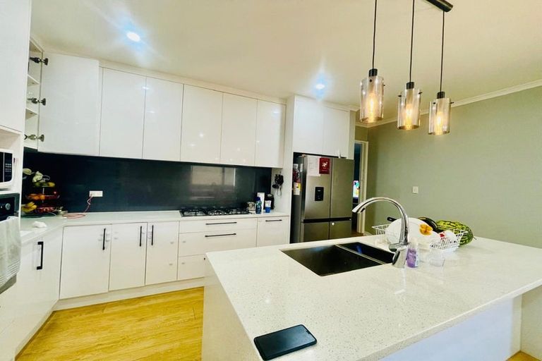 Photo of property in 52 Donegal Park Drive, Flat Bush, Auckland, 2019