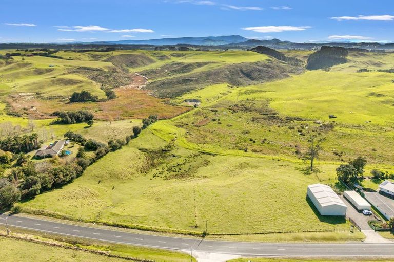 Photo of property in 402 Baylys Coast Road, Dargaville, 0377