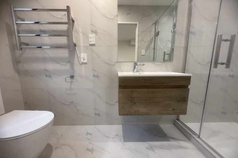 Photo of property in 4/25 Hutchinson Avenue, New Lynn, Auckland, 0600