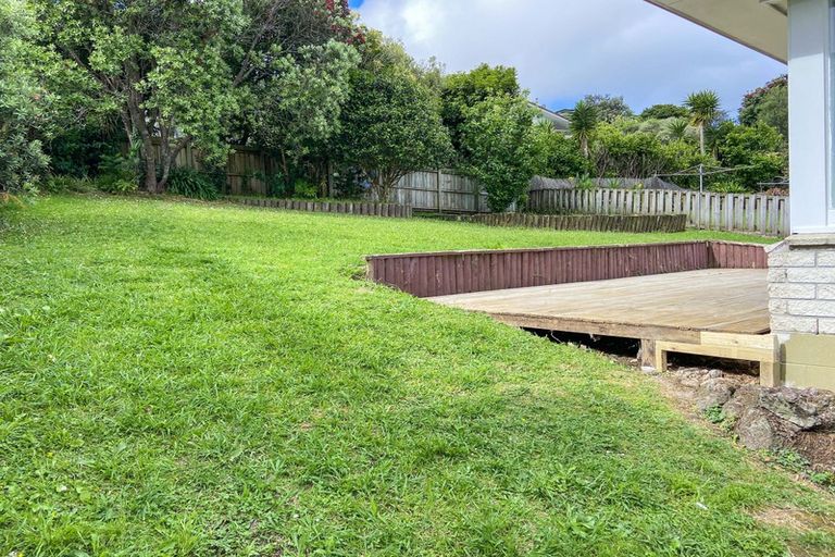 Photo of property in 2/5 Finn Place, Totara Vale, Auckland, 0629