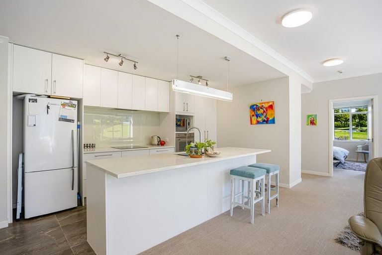 Photo of property in 66 Panorama Heights, Orewa, 0931
