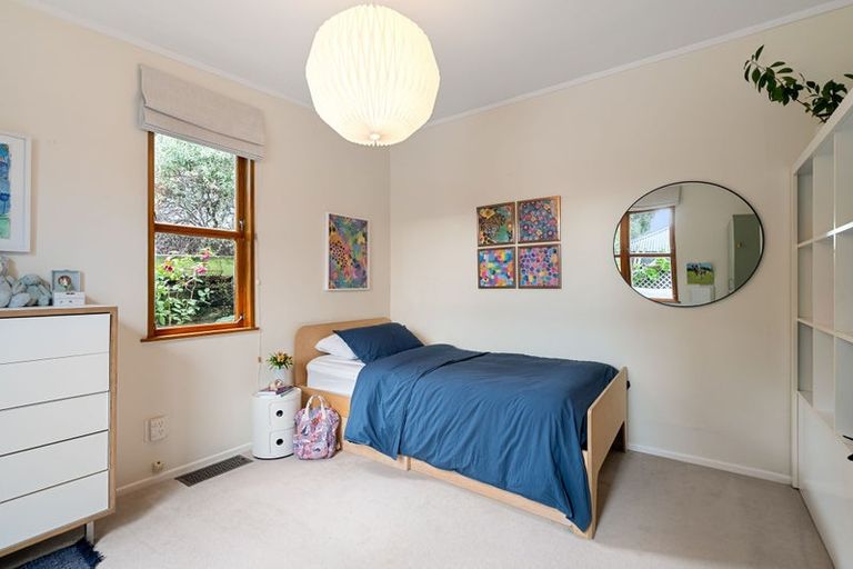 Photo of property in 71 Severn Street, Island Bay, Wellington, 6023