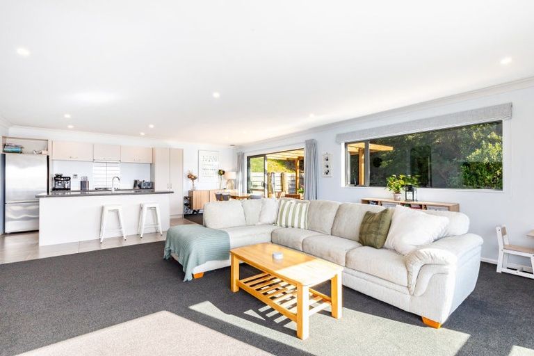 Photo of property in 14 Gennaker Lane, Whitby, Porirua, 5024