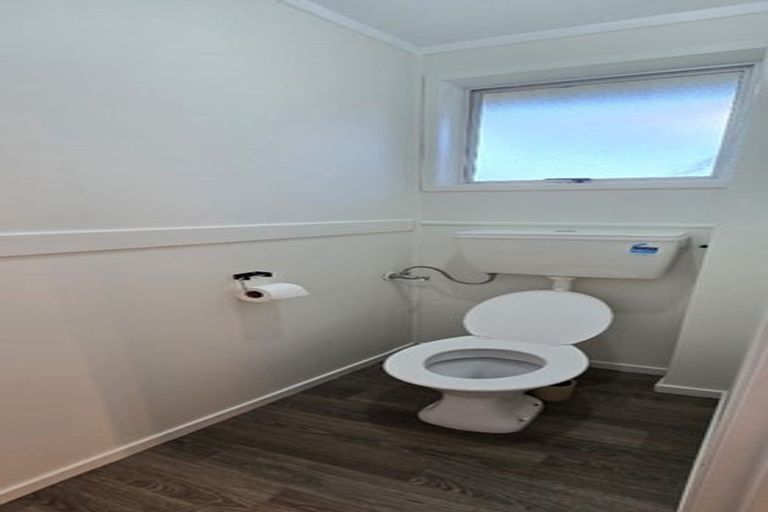 Photo of property in 87 Arimu Road, Papakura, 2110