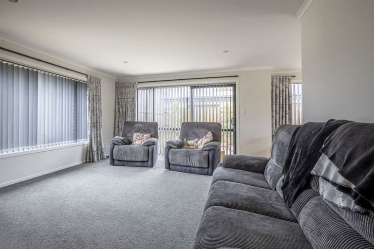 Photo of property in 108 Hillcrest Drive, Kelvin Grove, Palmerston North, 4414
