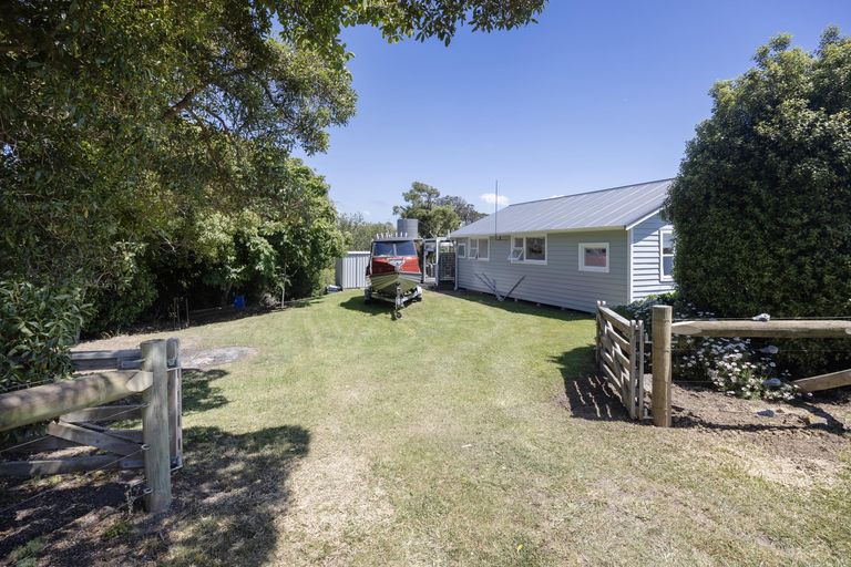 Photo of property in 6 Bride Street, Moeraki, 9482