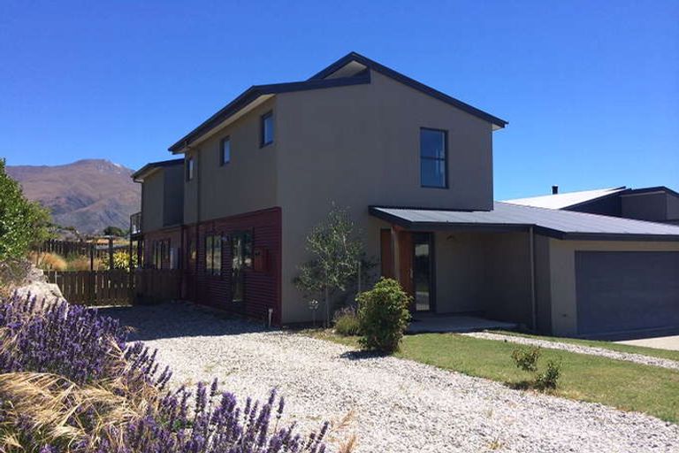 Photo of property in 106a Kings Drive, Wanaka, 9305
